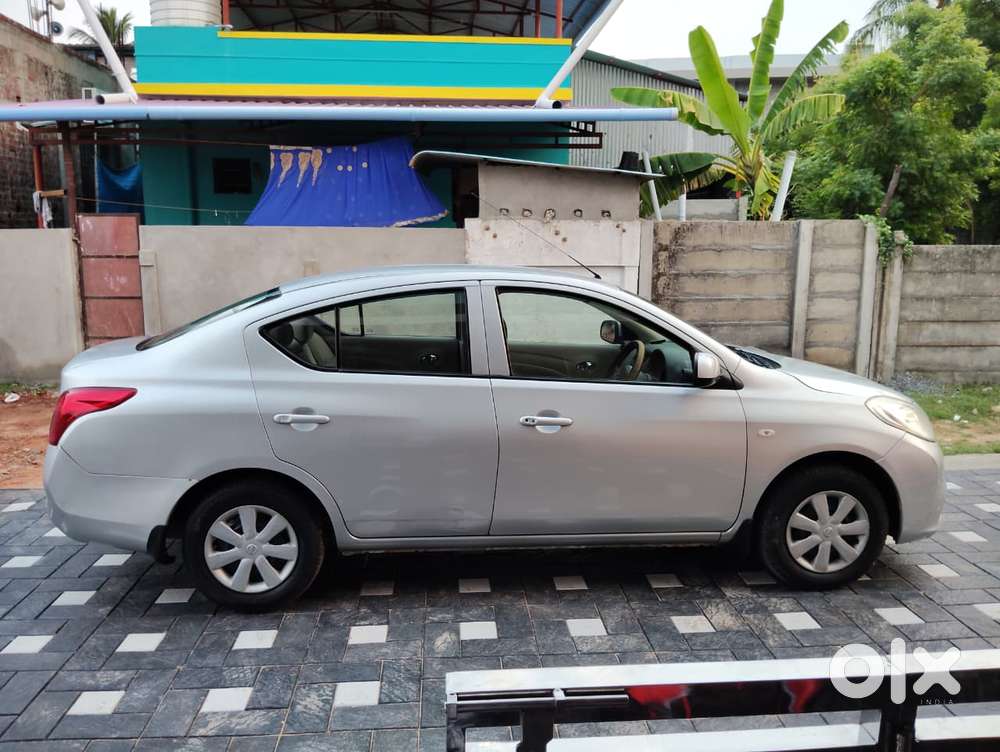 Nissan Sunny, 2015, Petrol
