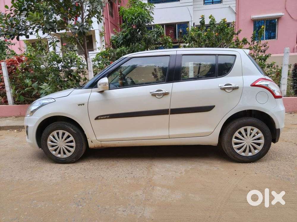 Maruti Suzuki Swift Vxi Optional, 2016, Petrol
