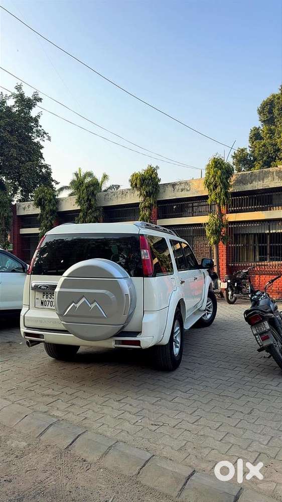 Ford Endeavour 2011 Diesel Well Maintained