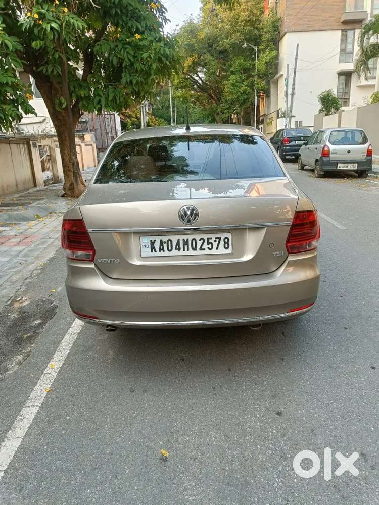 Volkswagen Vento 1.2 Highline Plus At 16 Alloy, 2015, Petrol