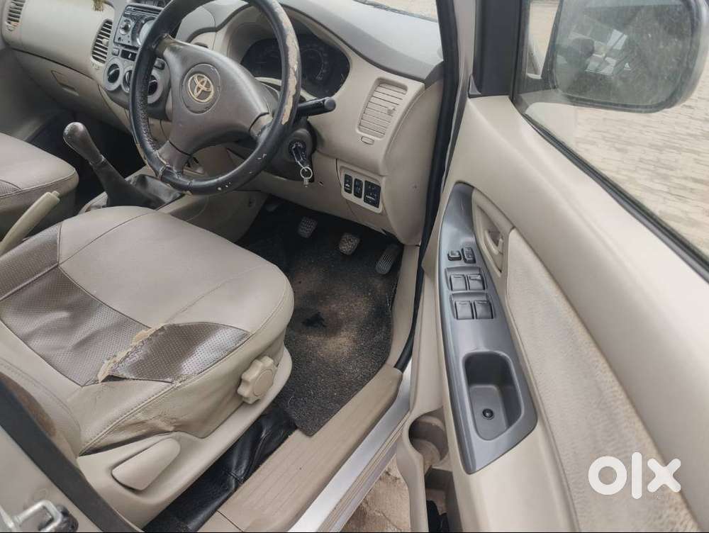 Toyota Innova Gx, 2010 Model.
