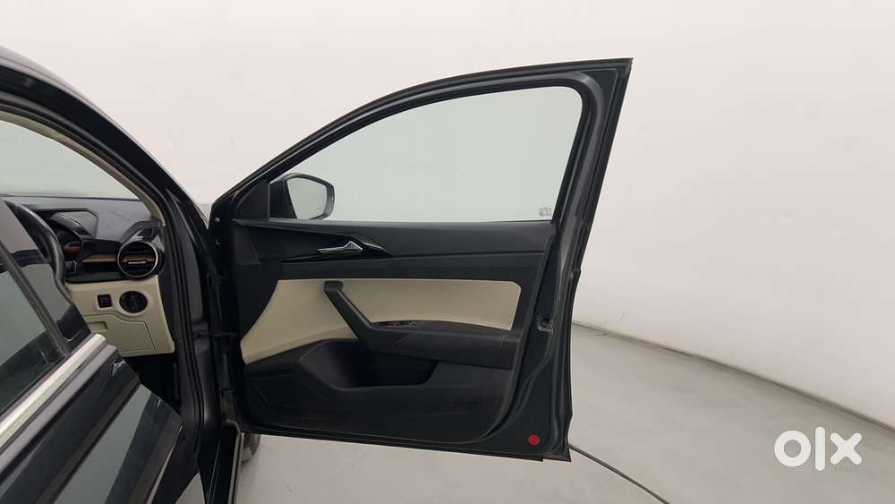 Skoda Slavia Style 1.0l Tsi At, 2022, Petrol