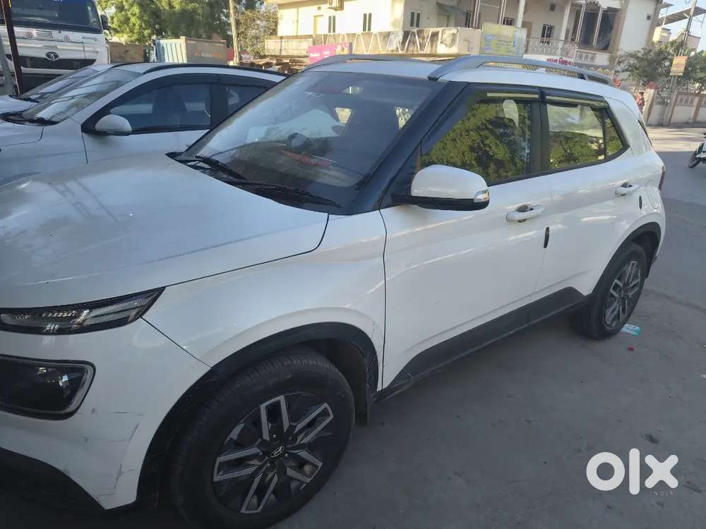Hyundai Venue 2021 Diesel Well Maintained