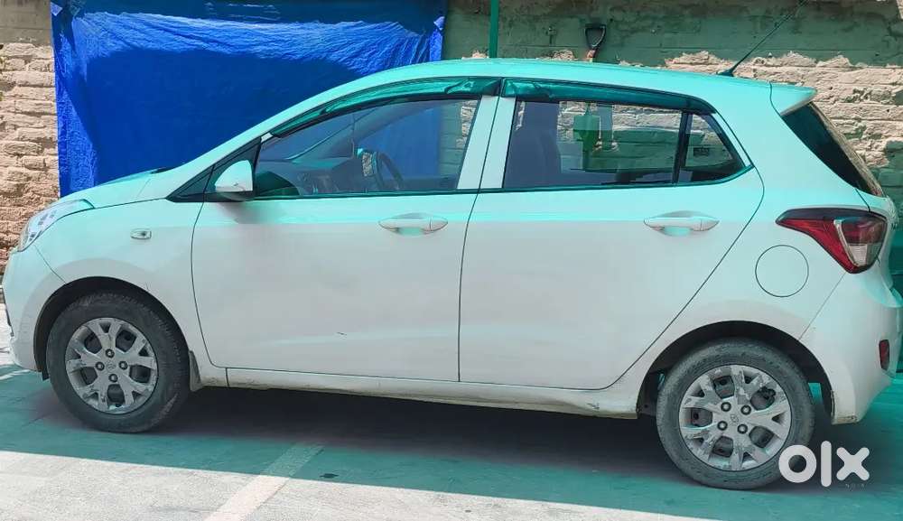 Hyundai Grand I10 2015 Petrol Variant
