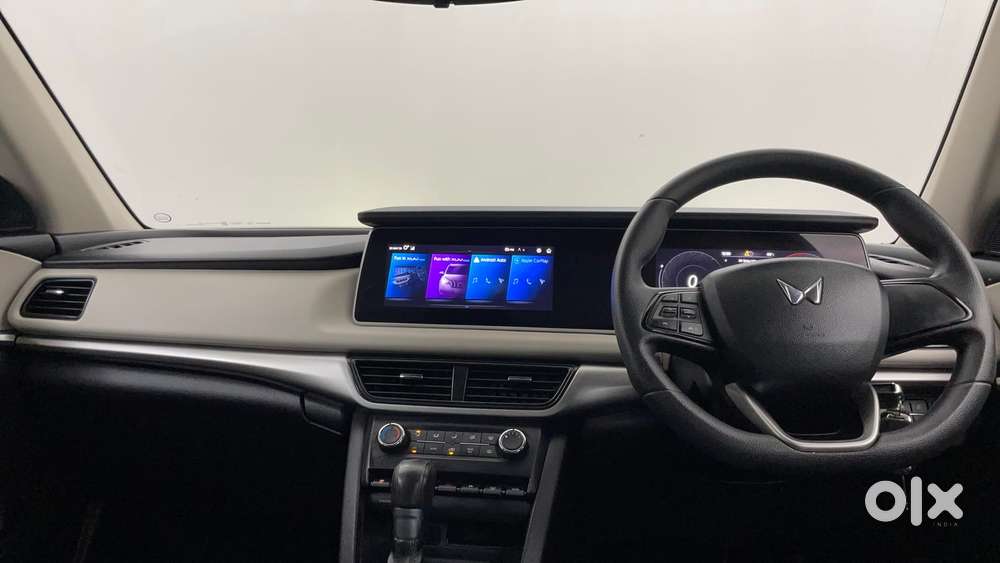 Mahindra Xuv700 2.2 Ax 5 Diesel At 7 Str, 2022, Diesel