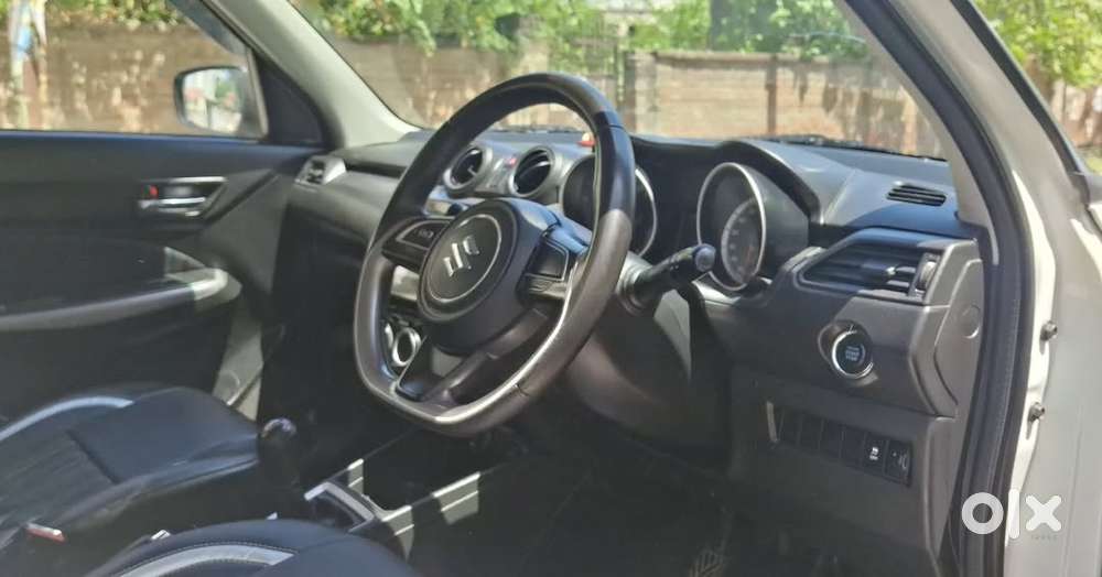 Maruti Suzuki Swift 1.3 Zxi, 2023, Petrol