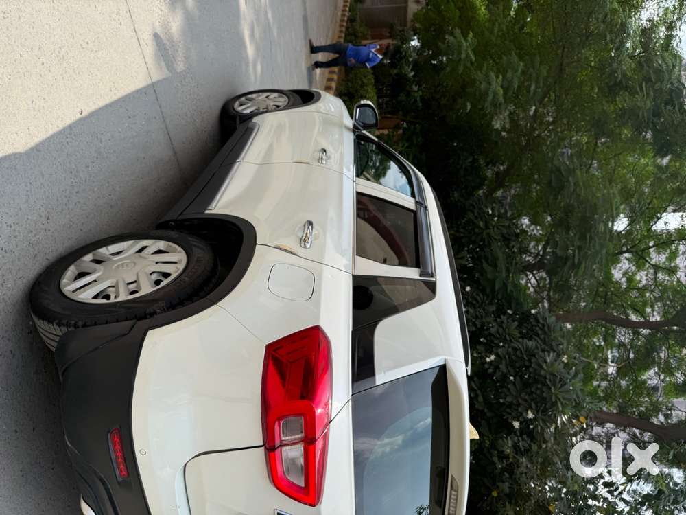 Maruti Vitara Brezza 2021 Petrol Lxi First-owner