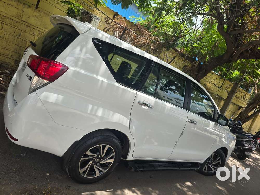 Toyota Innova Crysta 2.4 V 7 Str, 2022