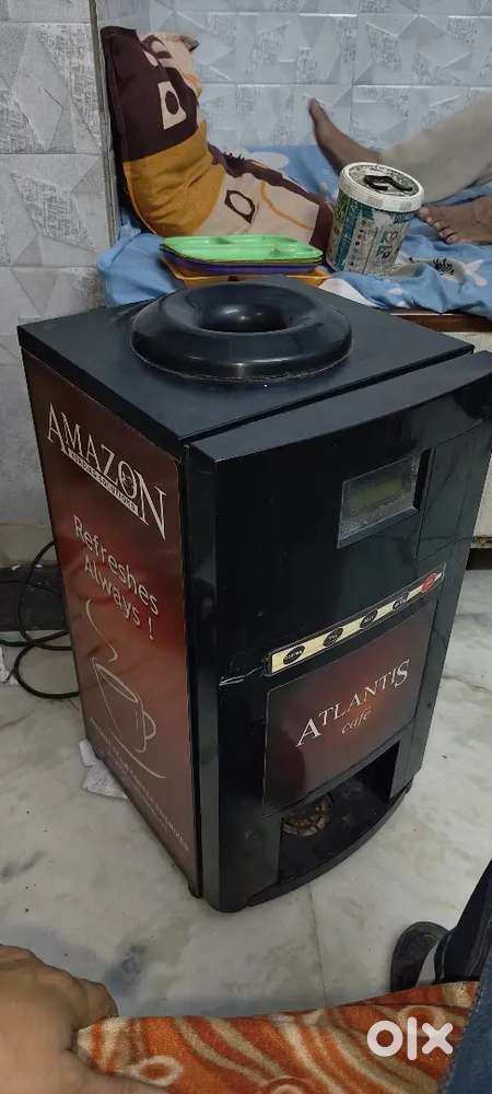 Coffee machine and water dispenser