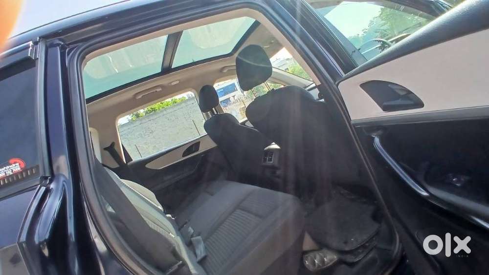 Mahindra Xuv700 2.2 Ax 5 Diesel At Str, 2022, Diesel