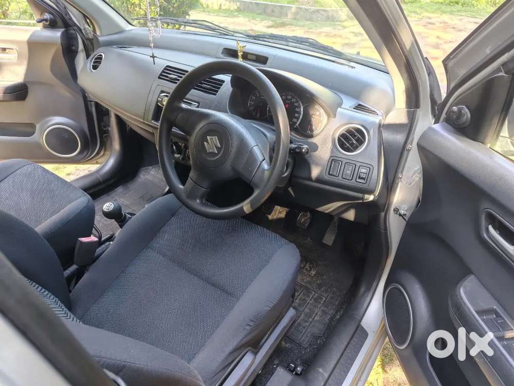 Maruti Suzuki Swift 2010 Petrol 66500 Km Driven