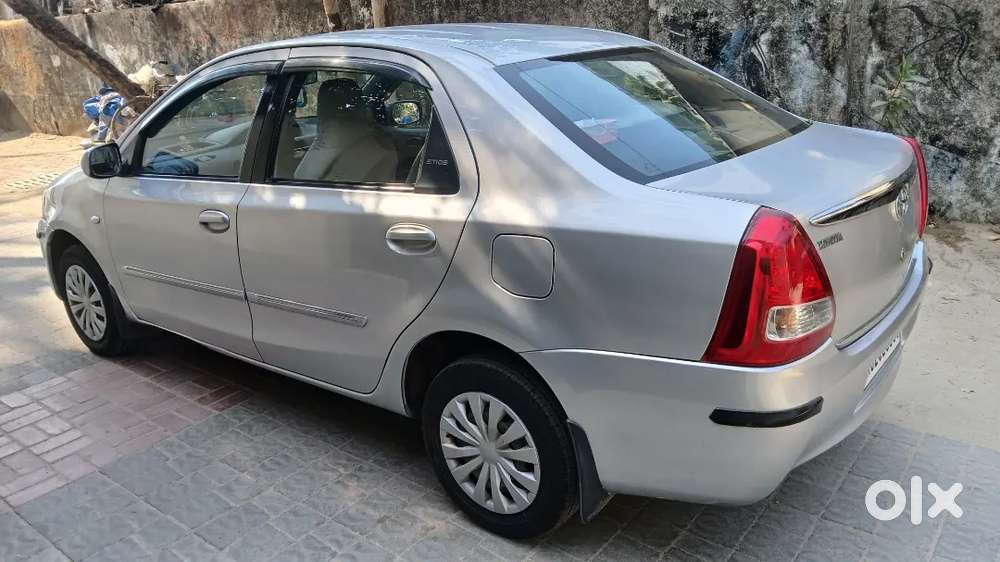 Toyota Etios 2012 1.5g Petrol Silver Well Maintained