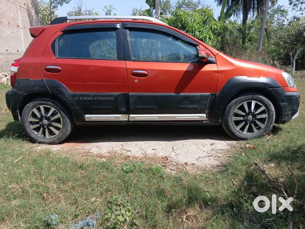 Toyota Etios Cross 2015