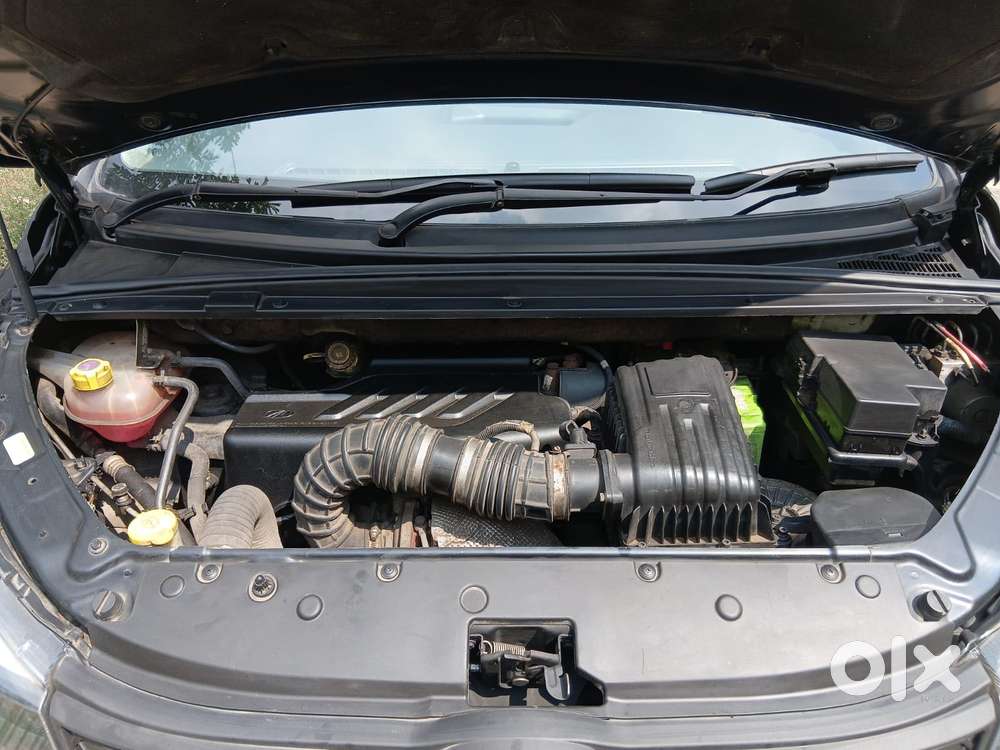 Mahindra Marazzo M8, 2019, Diesel