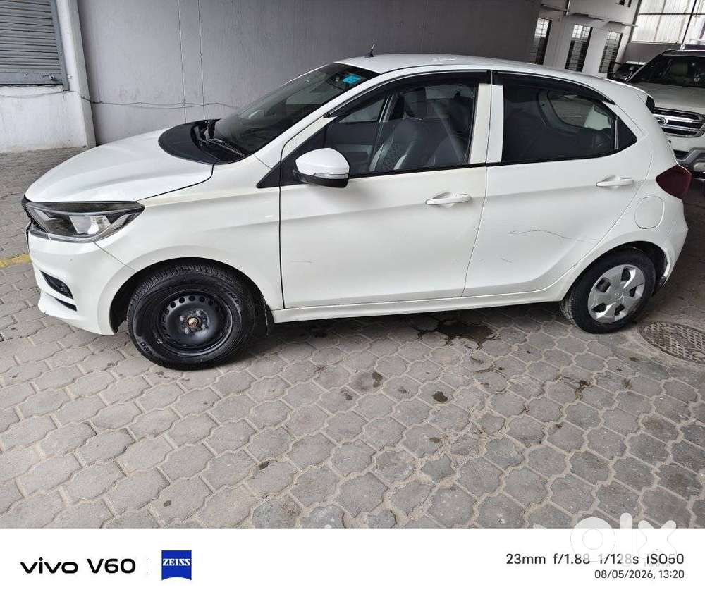 Tata Tiago 1.05 Revotorq Xt Option, 2023, Petrol