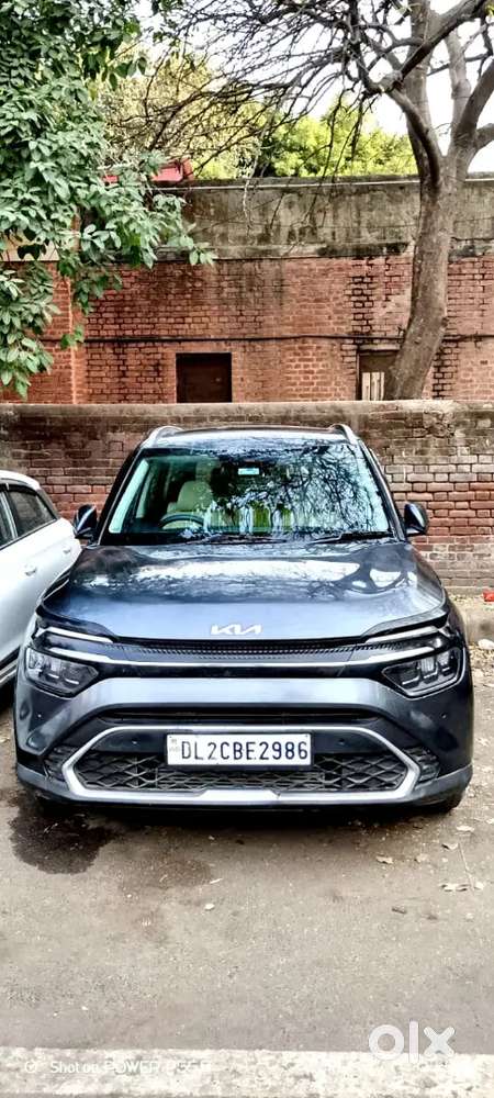 Kia Carens Top Model Luxury Plus 7 Automatic Sunroof Varient