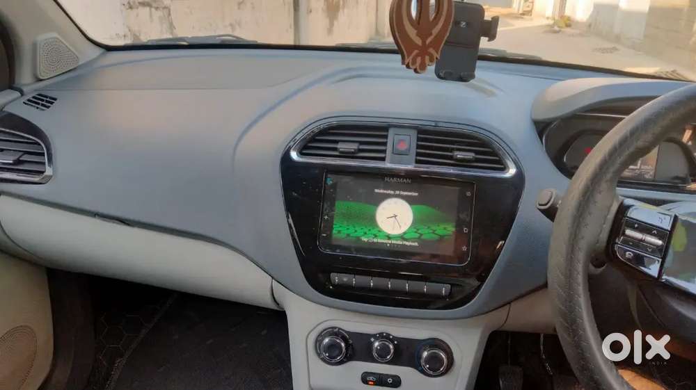 Tata Tiago Revotron 2025 Xt Variant.