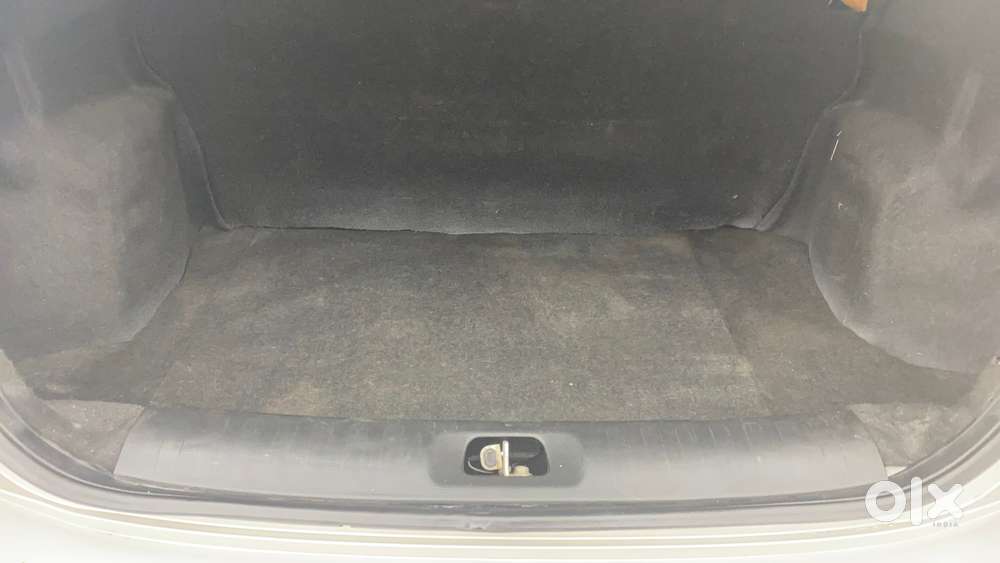 Maruti Suzuki Swift Dzire 1.2 Lxi (o), 2016, Petrol