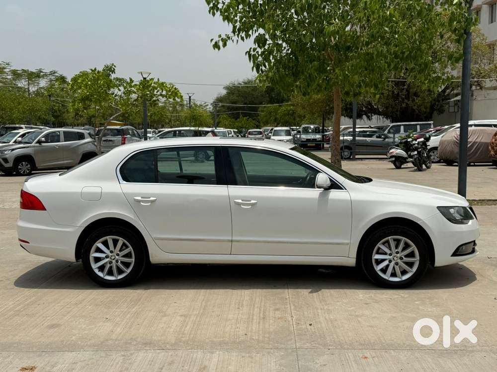 Skoda Superb 2013-2015 Elegance 1.8 Tsi At, 2014, Petrol