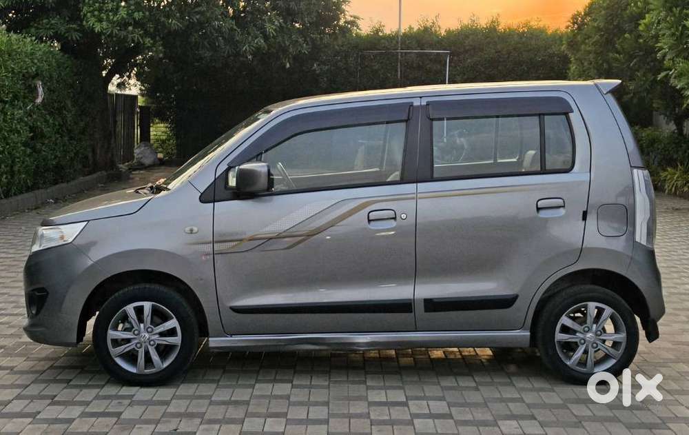Maruti Suzuki Wagon R 1.0 Vxi Plus (o) Amt, 2017, Petrol