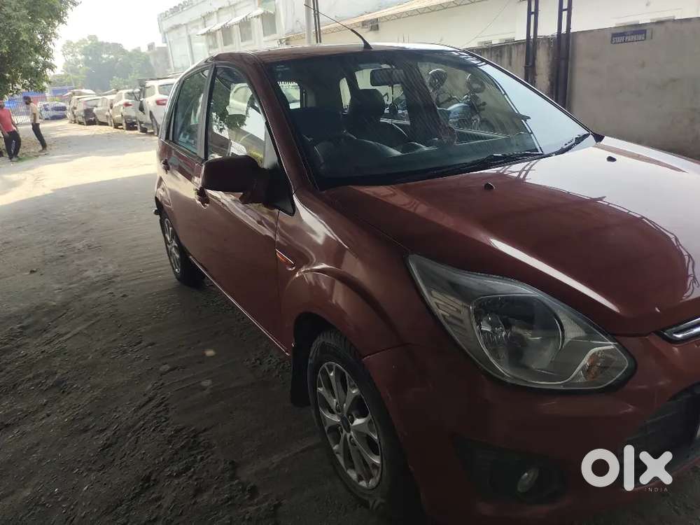 Ford Figo Petrol Titanium 2014