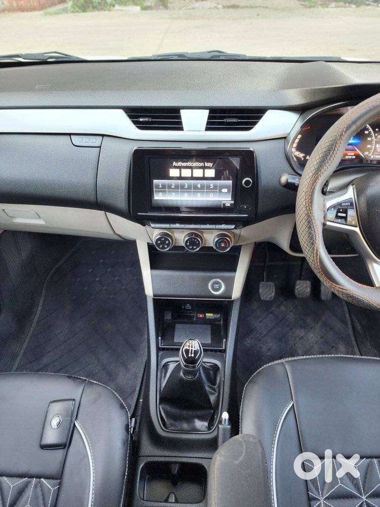 Renault Triber Rxz, 2024, Petrol