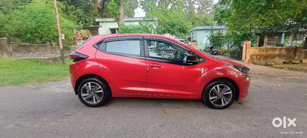 Tata Altroz 1.5 Diesel  Red Color 72000kms Driven