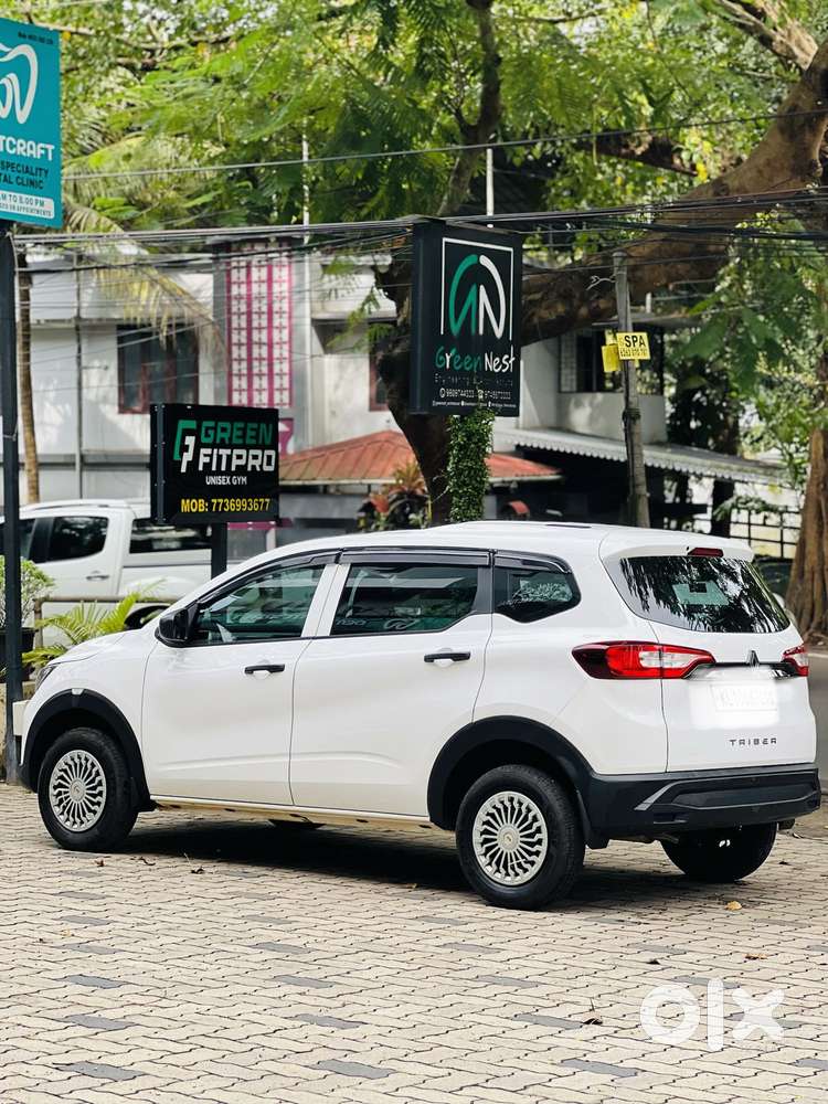 Renault Triber Authentic-Petrol-Manual, 2026, Petrol