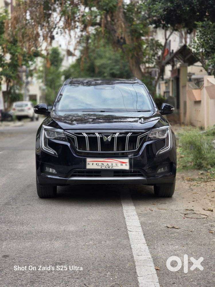 Mahindra Xuv700 2.0 Ax 7 Petrol Mt Str, 2025, Petrol