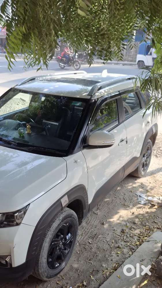 Maruti Suzuki Brezza Zxi 2024