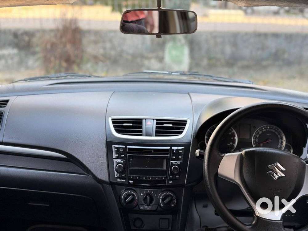 Maruti Suzuki Swift Vxi Optional, 2016, Petrol