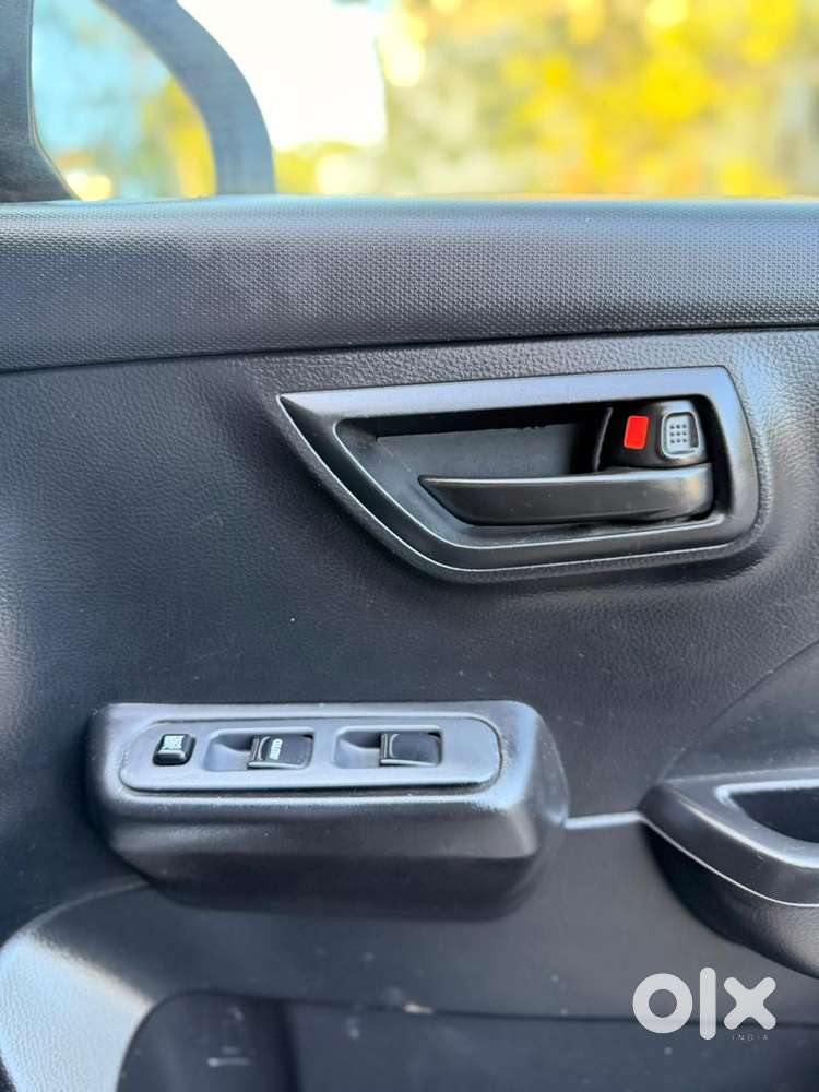 Maruti Suzuki Swift Lxi Option, 2012, Petrol