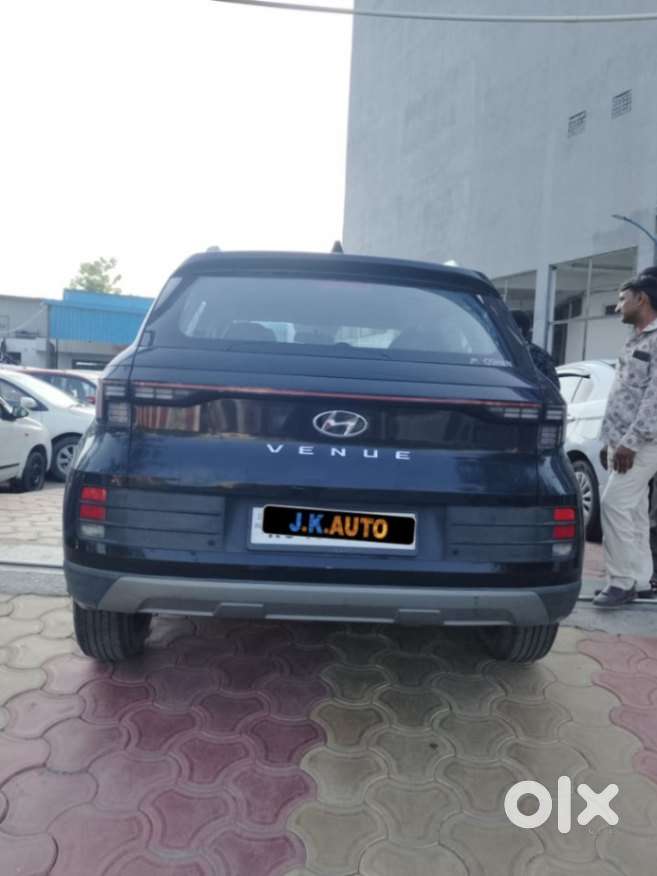 Hyundai Venue 1.2 S (o), 2022, Petrol