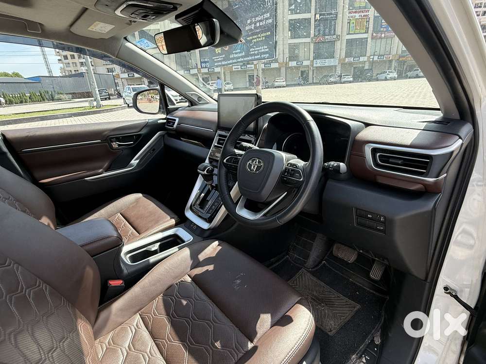 Toyota Innova Hycross 2.0 Zx (o) Hybrid 7 Str, 2024, Cng & Hybrids