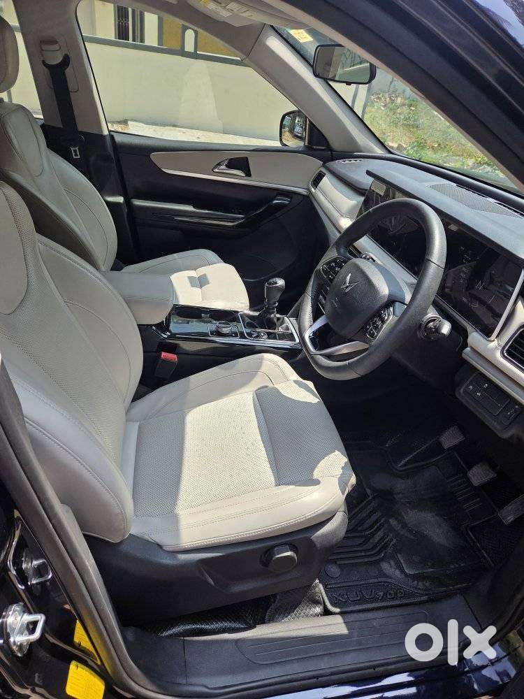 Mahindra Xuv700 2.2 Ax 7 Diesel Mt Luxury Pack Str, 2025, Diesel