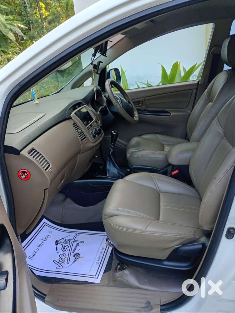 Near & Clean Toyota Innova 2.5 G4 2016