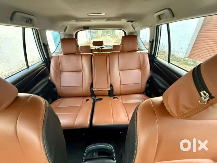 Toyota Innova Crysta 2.4 G Mt, 2023, Diesel