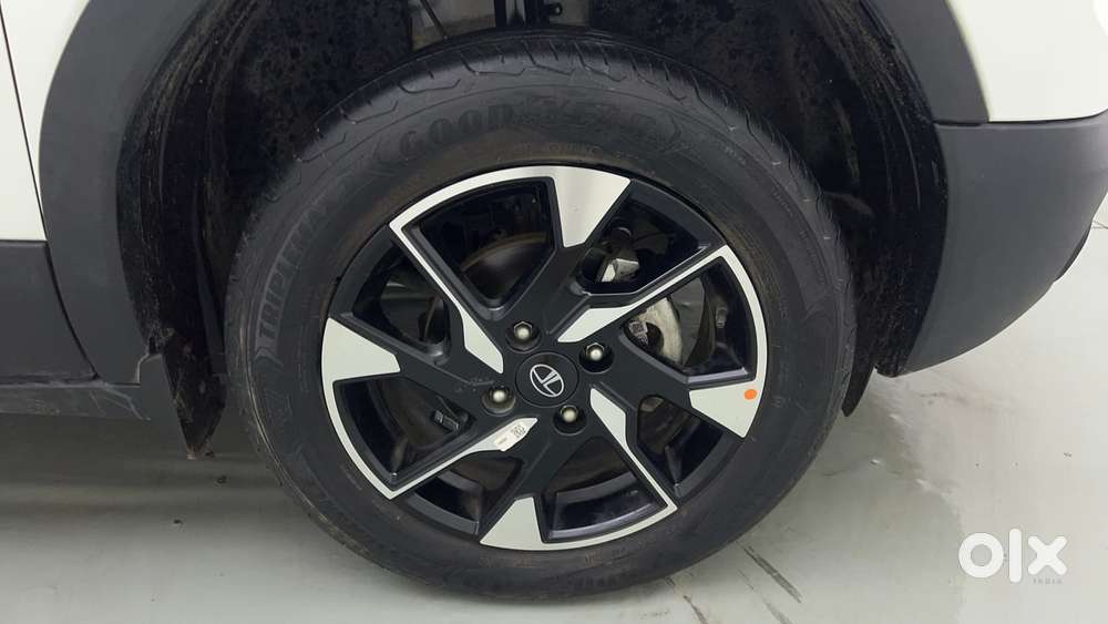Tata Punch Accomplished Dazzle Sunroof Cng, 2024, Cng & Hybrids