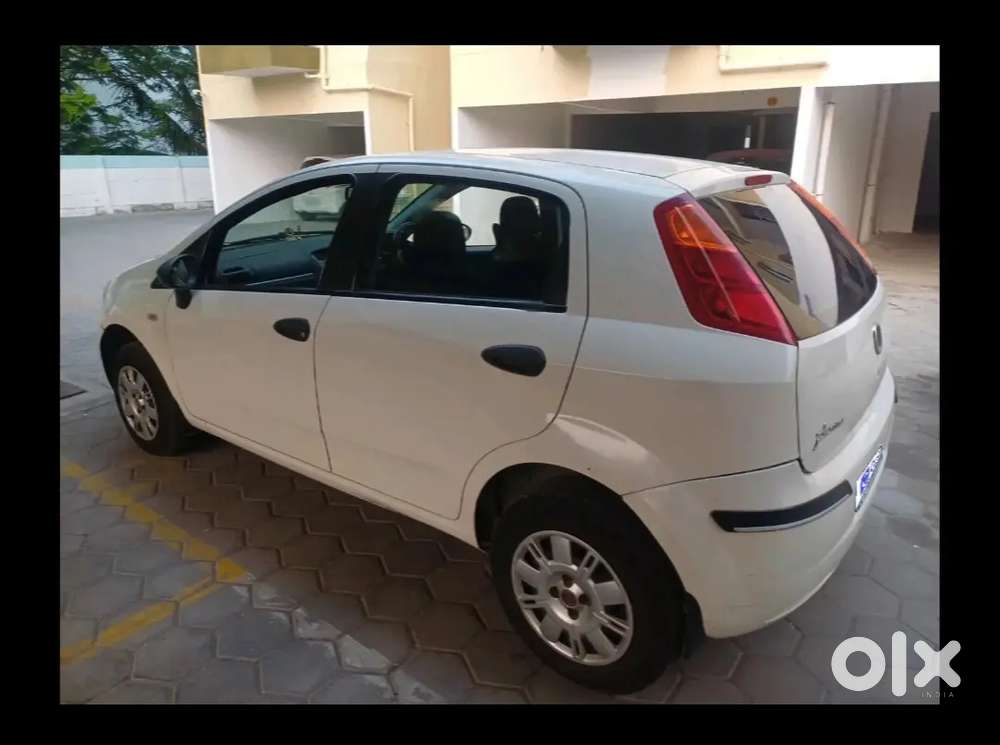 Fiat Grande Punto 2011 Petrol 65000 Km Driven