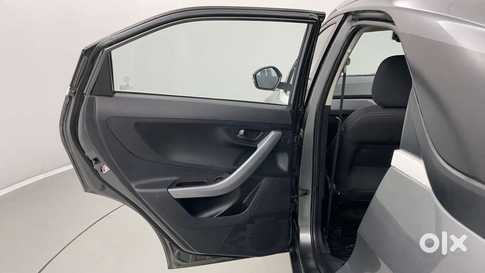 Tata Nexon 1.2 Revotron Xm (s), 2022, Cng & Hybrids