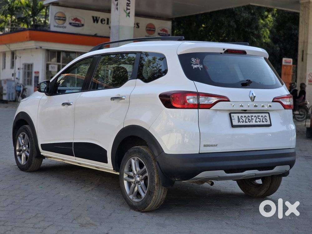 Renault Triber Rxz, 2023, Petrol