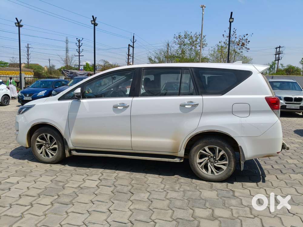 Toyota Innova Crysta 2.4 V, 2024, Diesel