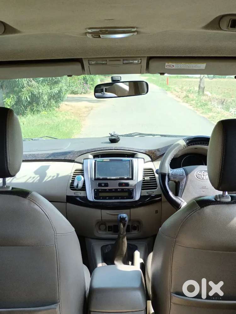 Toyota Innova 2015 Diesel 151000 Km Driven