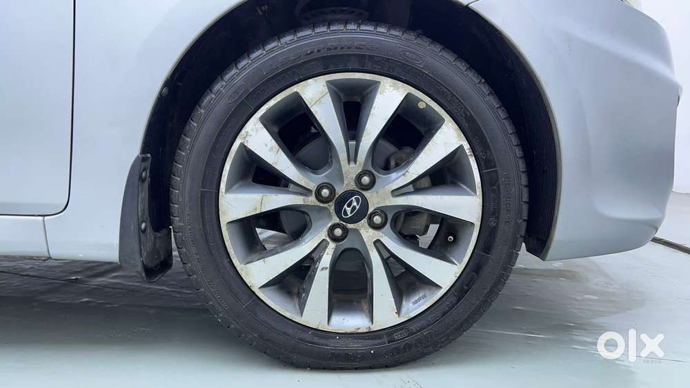 Hyundai Verna Fluidic 1.6 Vtvt Sx Automatic, 2013, Petrol