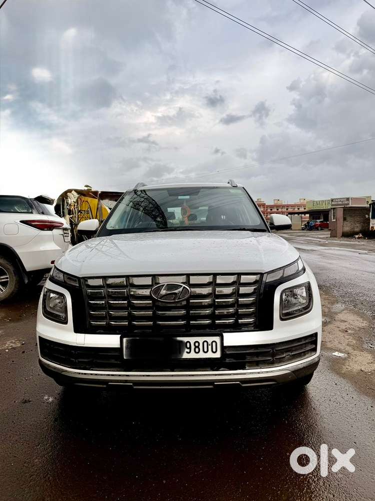 Hyundai Venue Diesel 45000 Km Driven