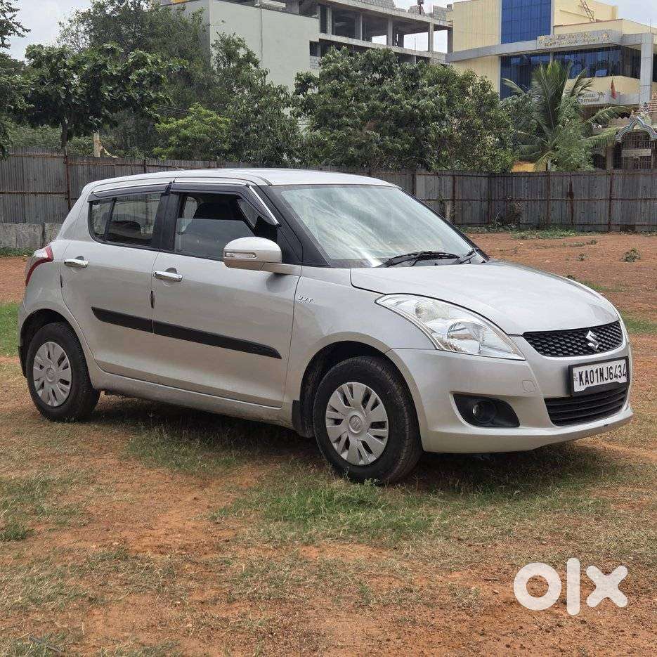 Maruti Suzuki Swift Vxi Abs Bsiv, 2012, Petrol