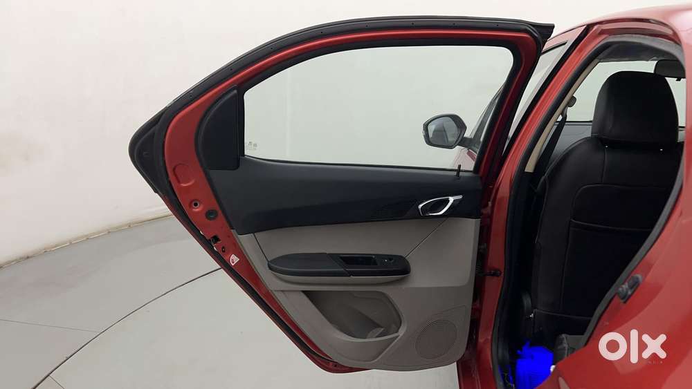 Tata Tiago Xz, 2017, Petrol