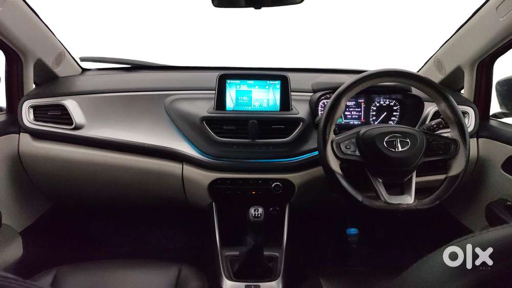 Tata Altroz Xz Plus I-turbo (s), 2023, Petrol