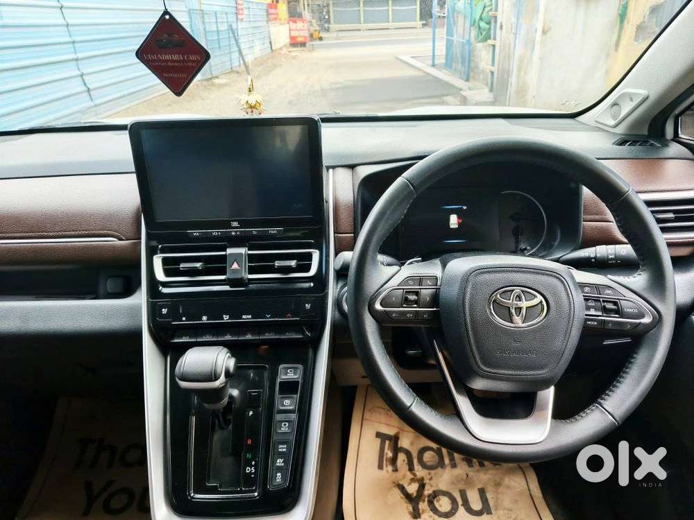Toyota Innova Hycross 2.0 Zx (o) Hybrid 7 Str, 2025, Petrol