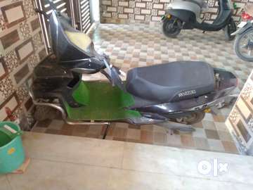 Old scooty deals price olx